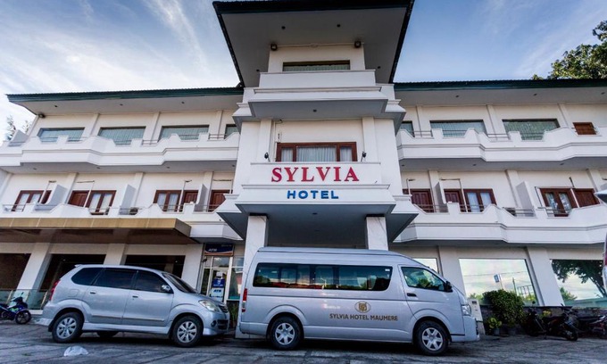 Maumere Hotel | Sylvia Hotel Maumere
