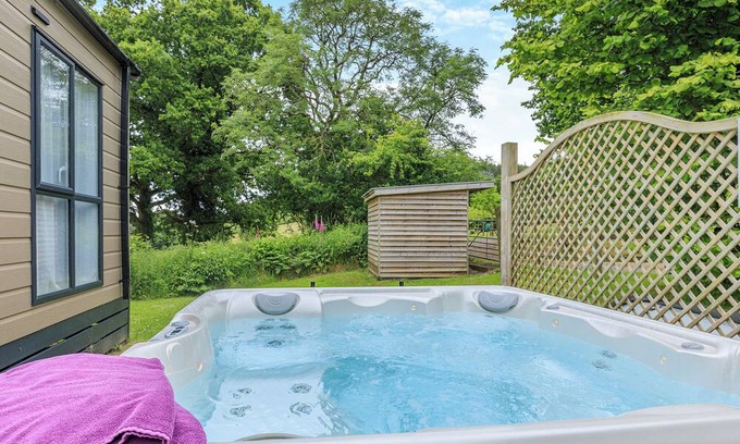 Axminster House | Symphony 3 Hot Tub Pet