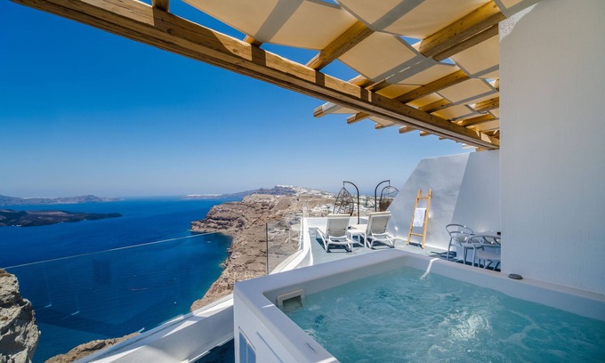 Santorini House | Symphony Suites