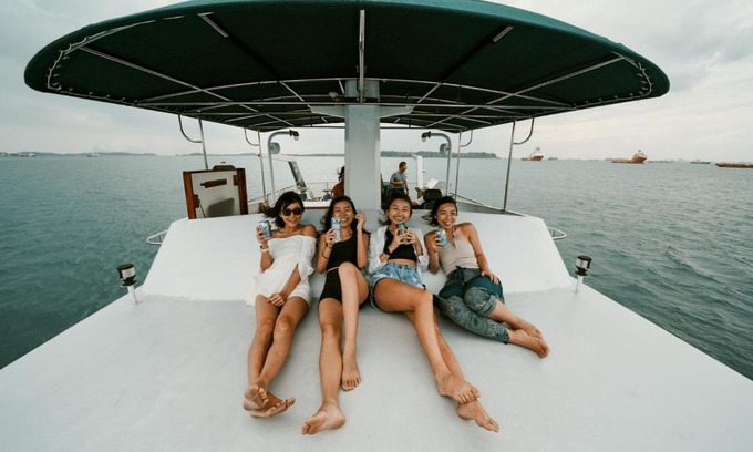 Queenstown Boat Rental | Synergy B