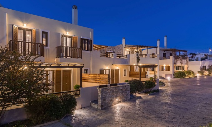 Megas Gialos Hotel | Syra Bay