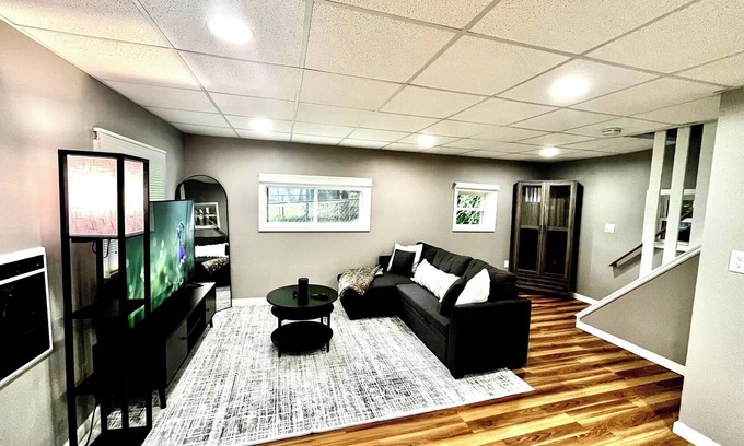 Syracuse House | Syracuse Vacation Rental free Parking,near SU,town