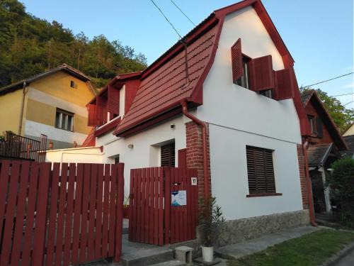 Zebegeny House | Szőnyi úti vendégház