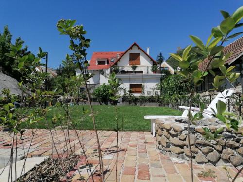 Szigliget Apartment | Szigligeti Mandula Kert Vendégház