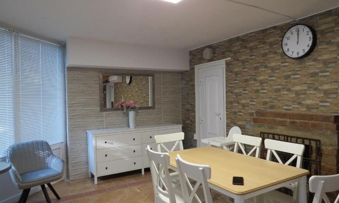 Hodmezovasarhely House | Szitakötő vendégház