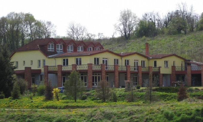 Hedrehely Bed & Breakfast | Tüttös vendéghàz