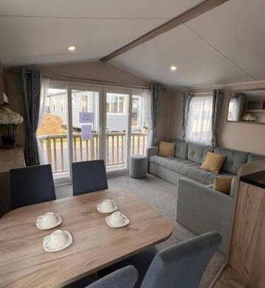 Amroth Ski Chalet | Tŷ Jones Amroth Bay