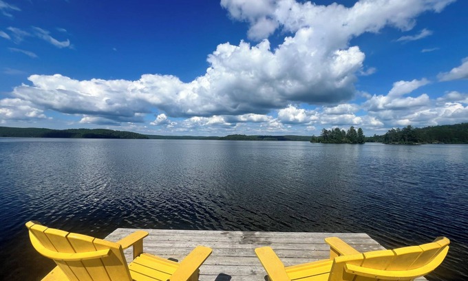 Aylen Lake Cottage | T&A Hideaway - Beautiful wood cottage on the edge of Algonquin Park