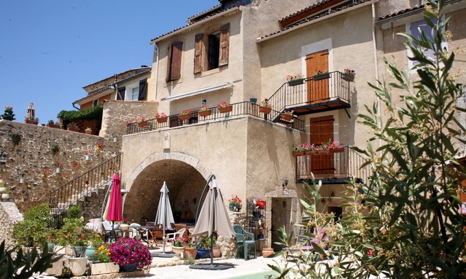 Saint-Martin-de-Bromes Apartment | T2 39m² swimming pool jacuzi
