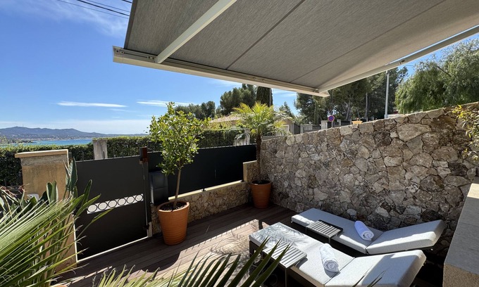 Sanary-sur-Mer Apartment | T2 air-conditioned 35m² sea view with terrace and private parking/beach and port on foot