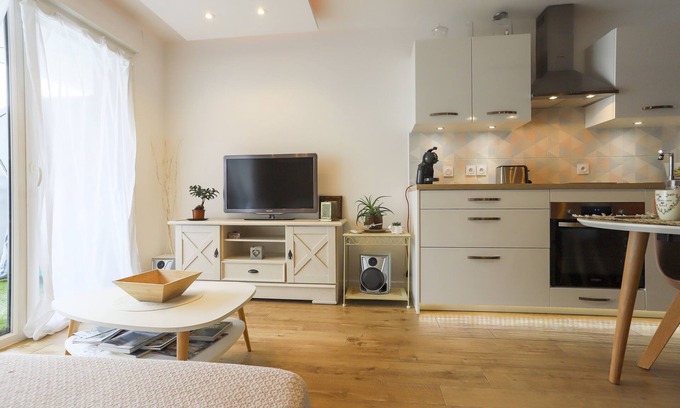 Annecy Apartment | T2 Av des Romain ★ Cosy ★ Centre ★ Terrasse ★ Gare