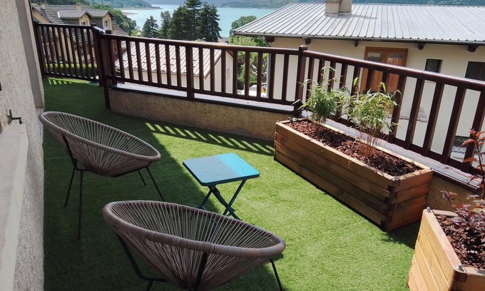 Savines-le-Lac Apartment | T2 Between lake and mountains in Savines, 300m from the lake