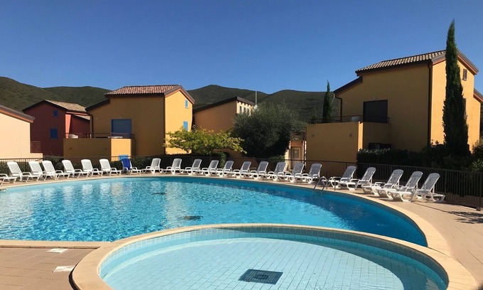 Lozari Apartment | T2 in quiet residence 300 m from the sea + swimming pool, close to shops, mountain