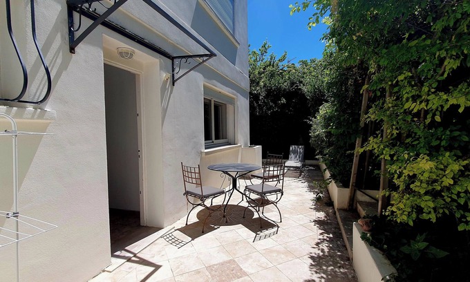 Saint-Jerome Apartment | T2 Lower Villa with pool