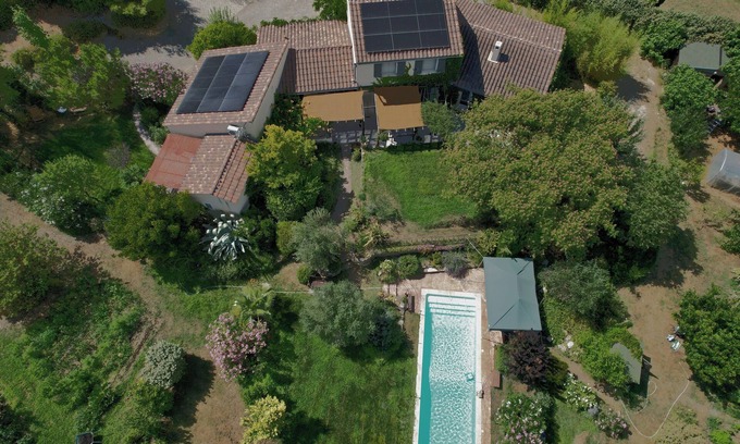 Lauris House | T2 (part of villa) detached, cosy, quiet with terrace/garden, parking