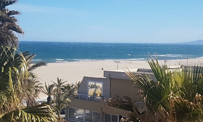 La Cote Radieuse Apartment | T2 STANDING 4 * sea front, 44m2 beach edge (20m) 4 people, 1 bedroom, WIFI FREE