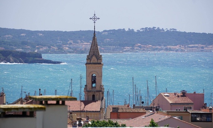 Sanary-sur-Mer Apartment | T2, superb sea view