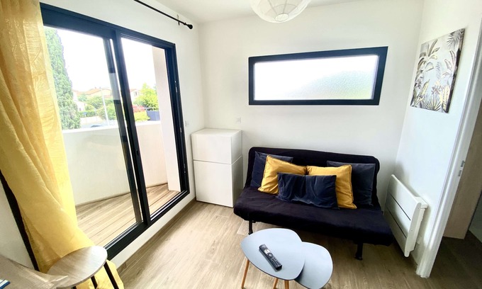 Saint-Jean-de-Vedas Apartment | T2 with balcony near the hypercenter
