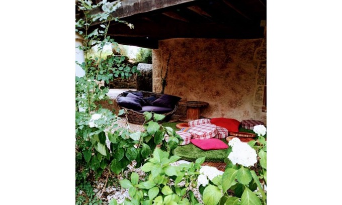 Saint-Cirq Apartment | T2 with courtyard and romantic terrace. Unusual spa at extra charge, Pets allowed