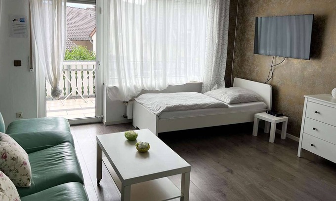 Mondorf Apartment | T22a Central Souterrain Apartment Troisdorf