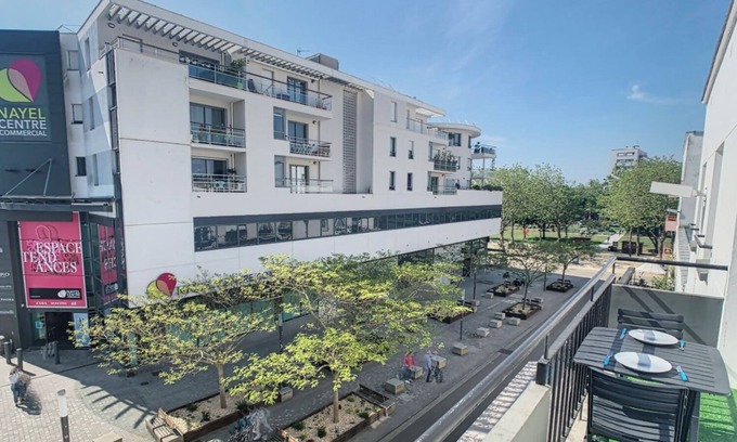 Lorient Apartment | T3/HYPERCENTRE/Balcony/Parc Jules Ferry
