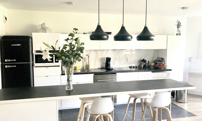 Le Rouet Apartment | T3 Lumineux et Calme, Centre du 8e Ardt, Entre Plages et Ville