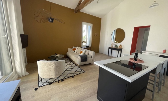 Clapiers Apartment | T3 luxury apartment in traditional stone Mediterranean farmhouse
