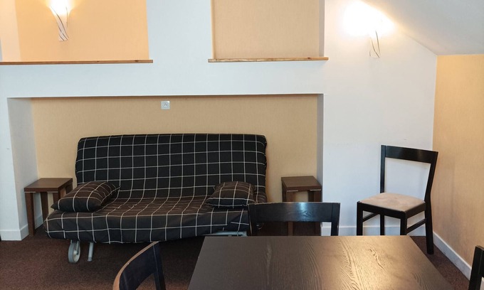 Jausiers Apartment | T4 duplex, heated pool, WiFi, pets allowed