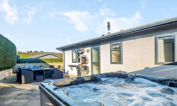 Mynytho Ski Chalet | T6 The Warren in the beautiful Pwllheli