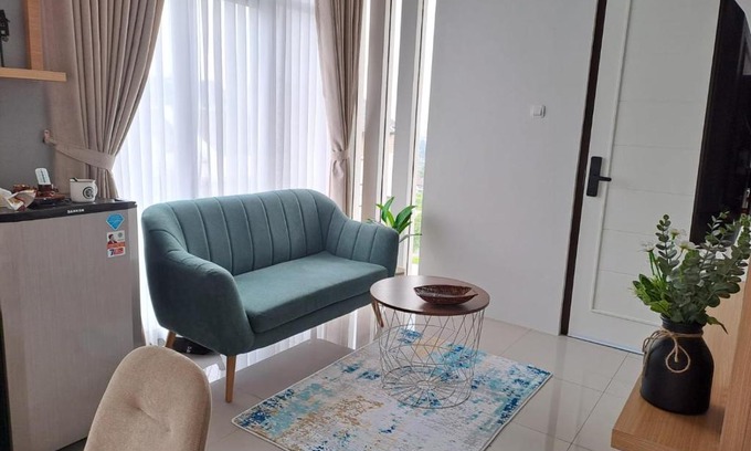 Bandung House | Tabebuya Rumah Liburan Keluarga