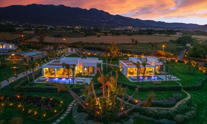 Tingaki Villa | TAF Beach Villas with Tesla