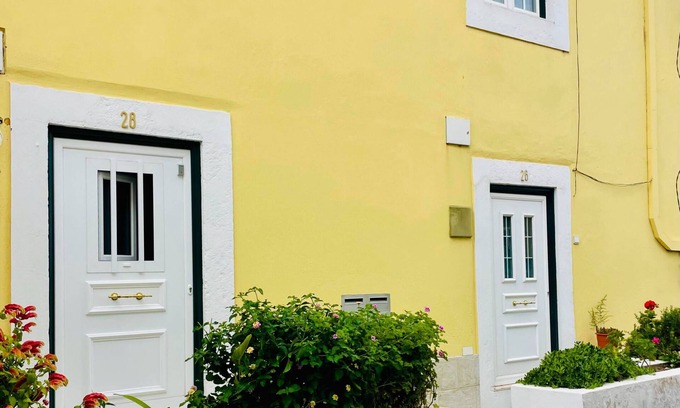 Cacilhas Apartment | Tagus River Apartment *Cacilhas, 10min from Lisbon