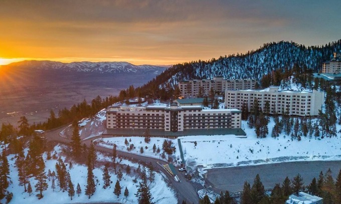 Tahoe Village Apartment | Tahoe Ridge - Skiers Haven with Spectacular Views