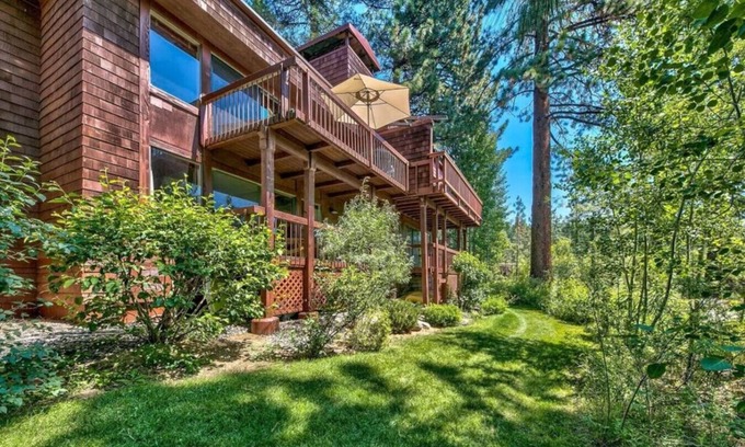 Zephyr Cove House | Tahoe Zen | Private Beach & Fireplace | Sleeps 7
