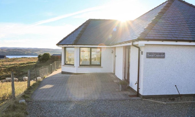 Lewis and Harris House | Taigh Chailean