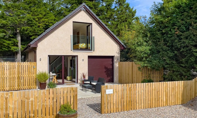 Archiestown Apartment | Taighsona Bothy, Speyside - amazing views!