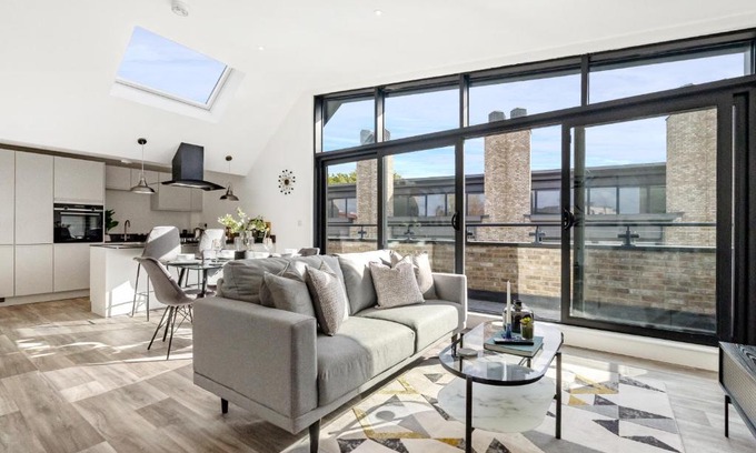 Cambridge Apartment | Tailored Stays - Central Cambridge, Lacon House