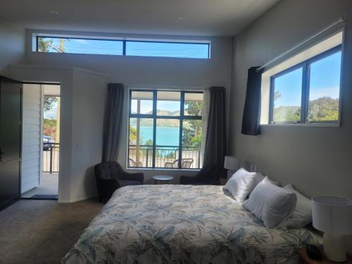 Diamond Harbour Hotel | Taimana Boutique Motel