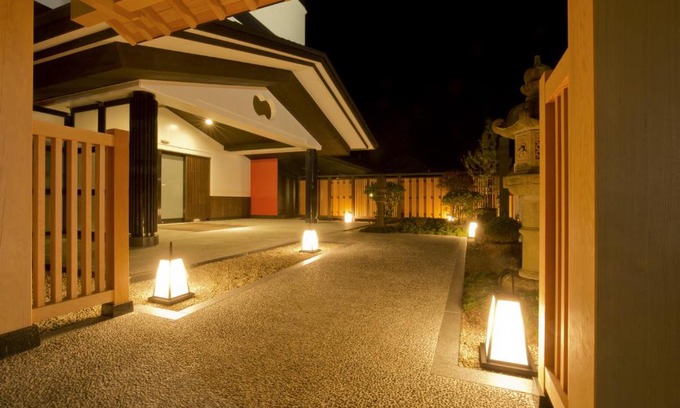 Tozawa Hotel | Takamiya Ryokan Beni