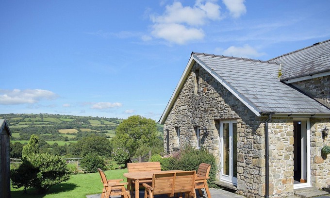 Carmarthen Cottage | Take in the gorgeous views - a rural, relaxing countryside break awaits you.