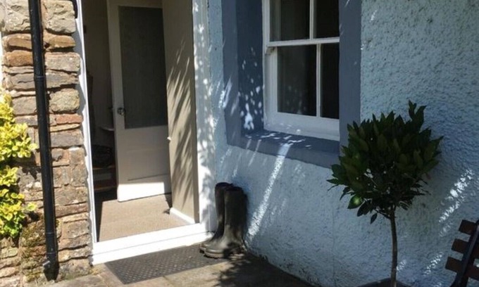 Helton House | Talbot House Sleeps 5 (3 Bedrooms)