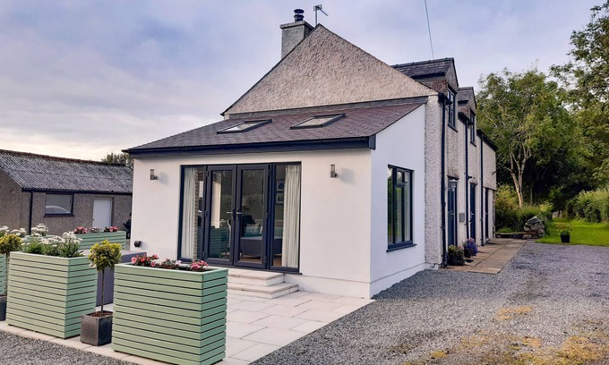 Brynsiencyn Cottage | TALFAN COTTAGE, family friendly, with open fire in Brynsiencyn