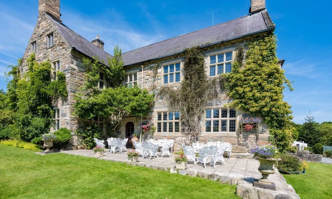 Rhyd-y-clafdy House | Talhenbont Hall