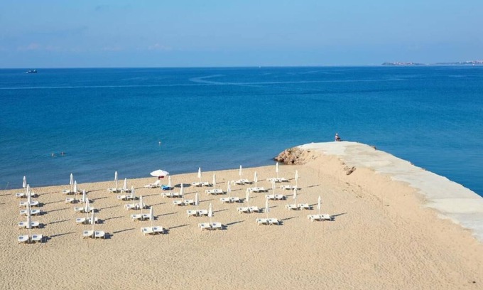 Elenite Apartment | Taliana beach hotel apartment first line