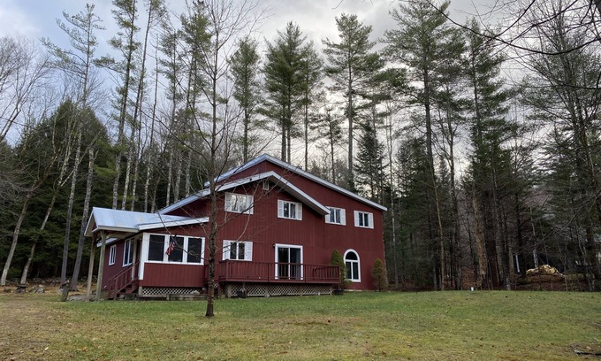 Londonderry House | Tallwood Timber: a Family Friendly Ski House in Southern Vermont
