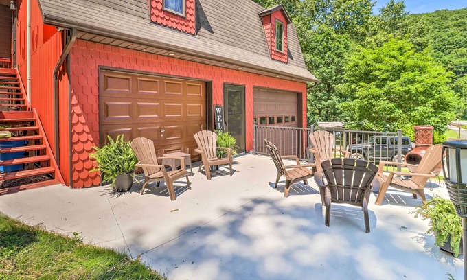 Brockton Apartment | Tamaqua Apartment w/ Fire Pit & Gas Grill!