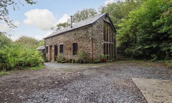 Gulworthy Cottage | TAMAR BARN, pet friendly, character holiday cottage in Gulworthy