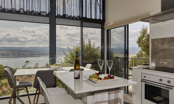 Grindelwald Hotel | Tamar River Apartments