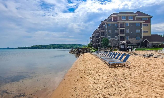 Traverse City Cabin | Tamarack Lodge