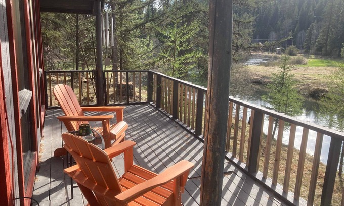 Troy Cabin | Tamarack Retreat: River Front, Kayaks, Campfire